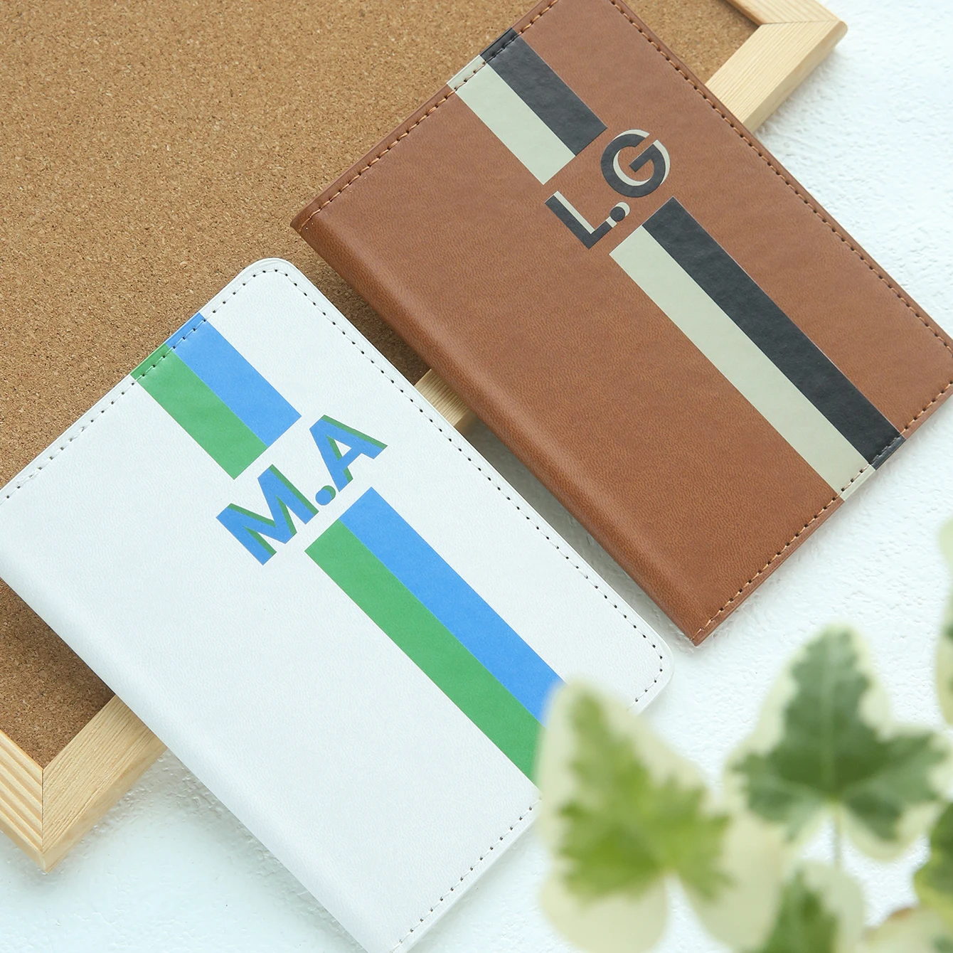 Özel Baş Harfler Klasik Çizgil - Leather Passport Cover incelemesi ve fiyatı